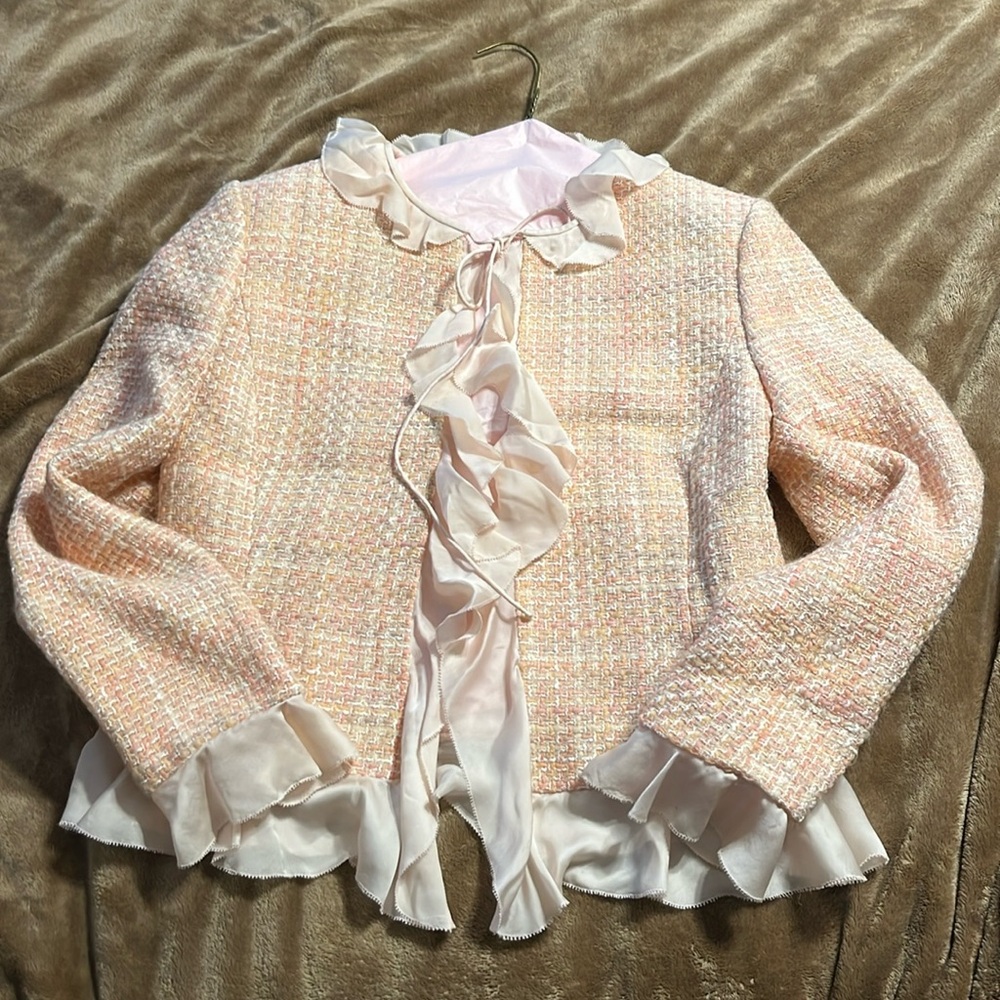 Albert Nipon Suit: Skirt and Jacket. Size 6